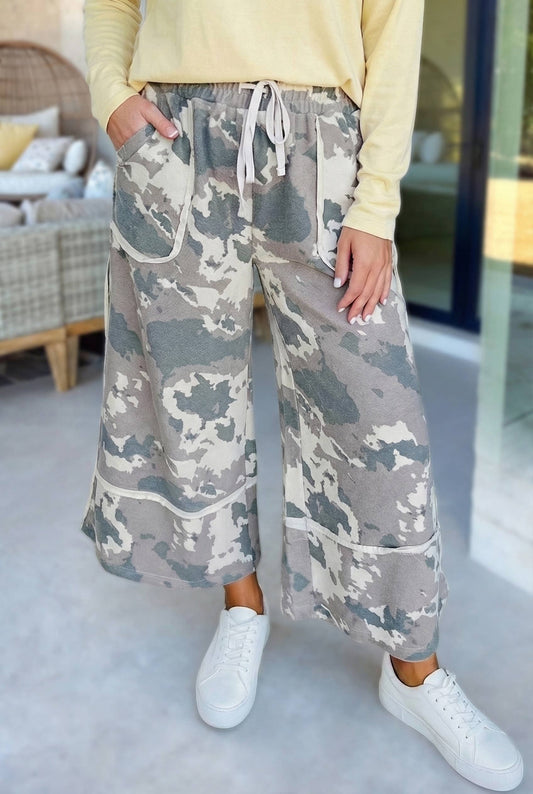 Camo Contrast Lace-up Raw Edge Pocket Pants