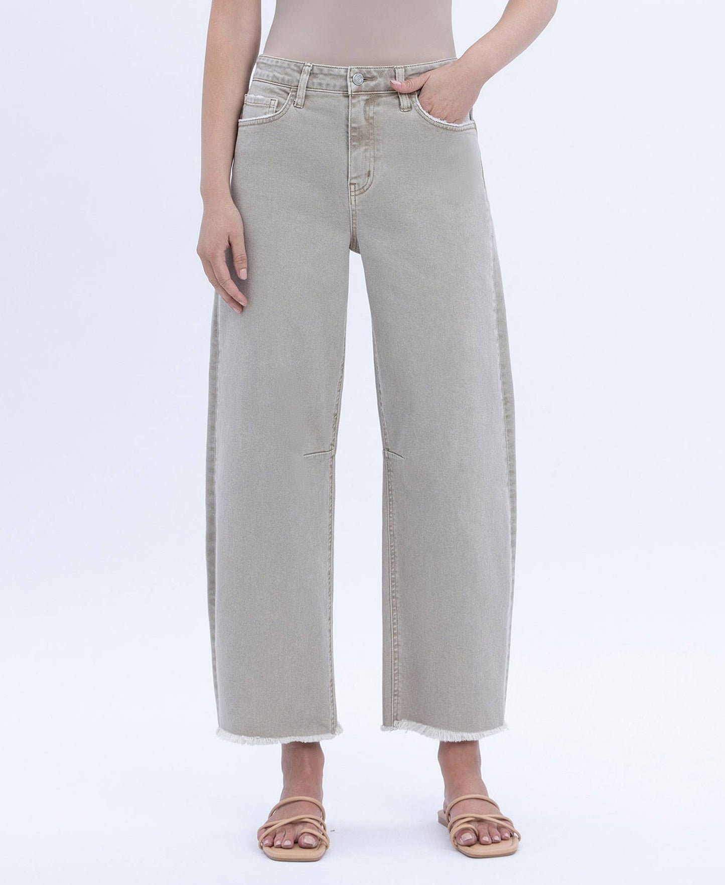 SUPER HIGH RISE FRAYED HEM WIDE BARREL LEG JEANS Cinder