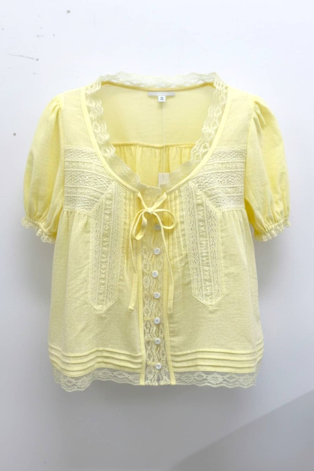 IT2992 | Romantic Lace Trim Cropped Cotton Blouse: Baby Pink