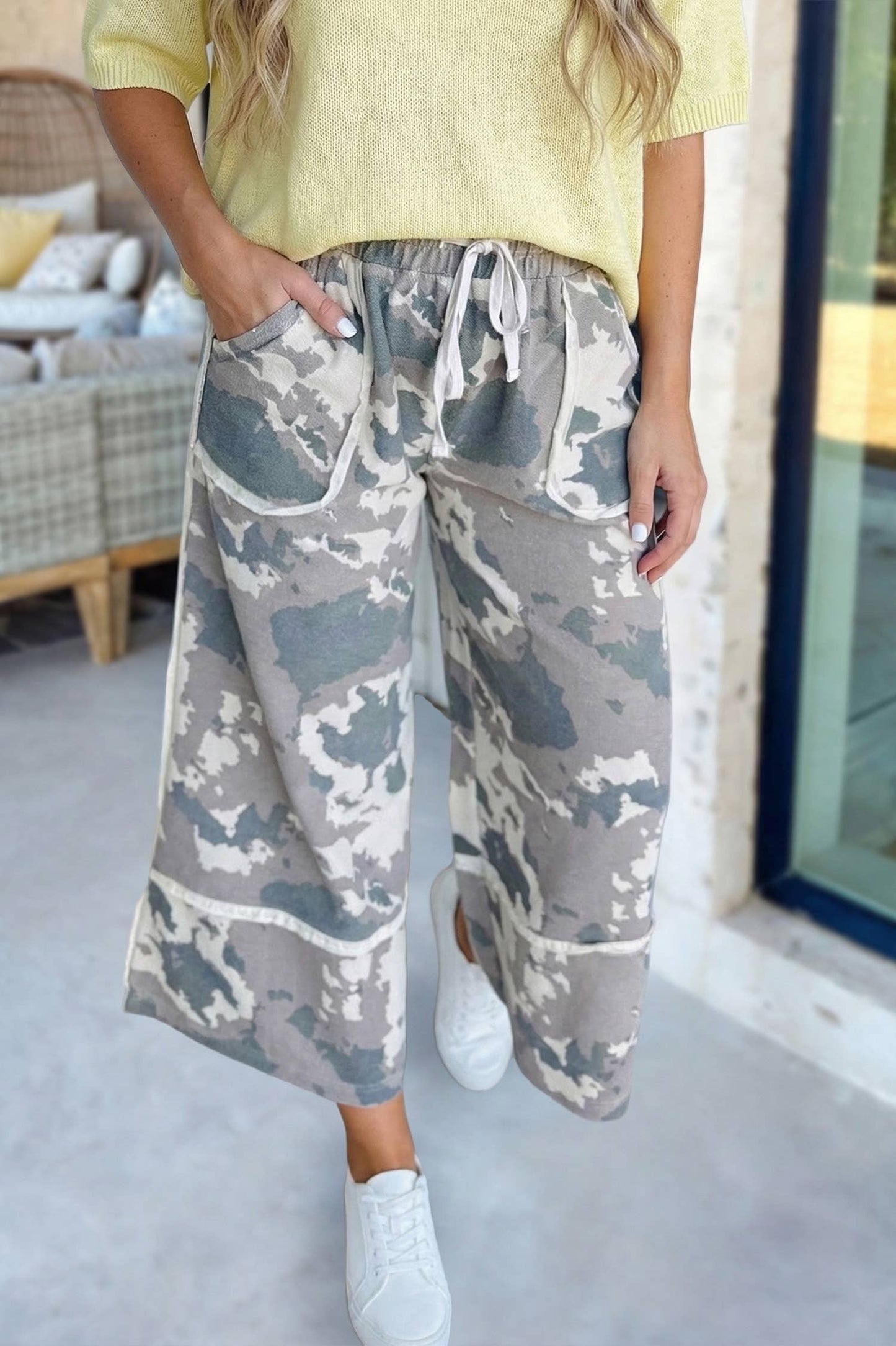 Camo Contrast Lace-up Raw Edge Pocket Pants