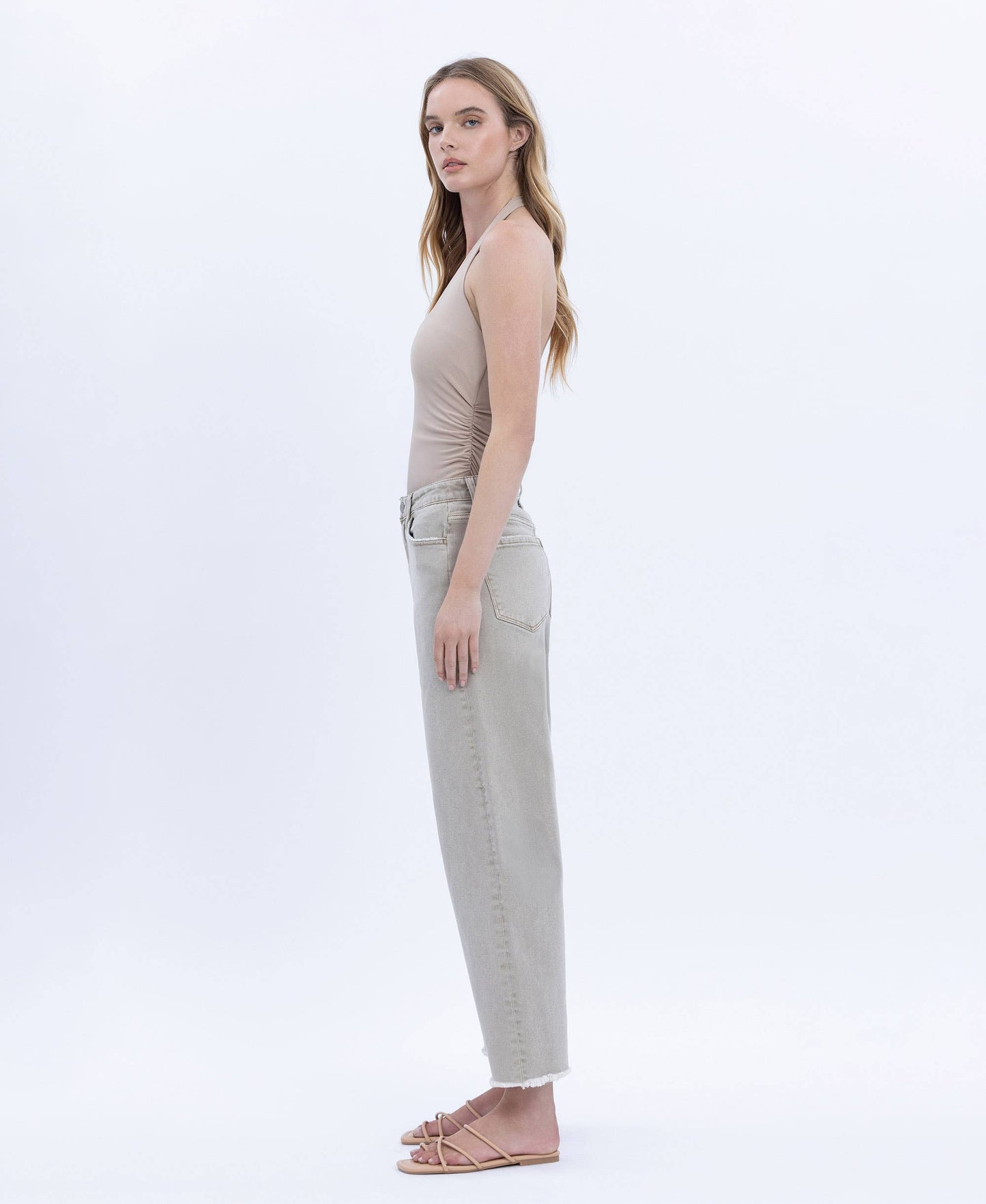 SUPER HIGH RISE FRAYED HEM WIDE BARREL LEG JEANS Cinder