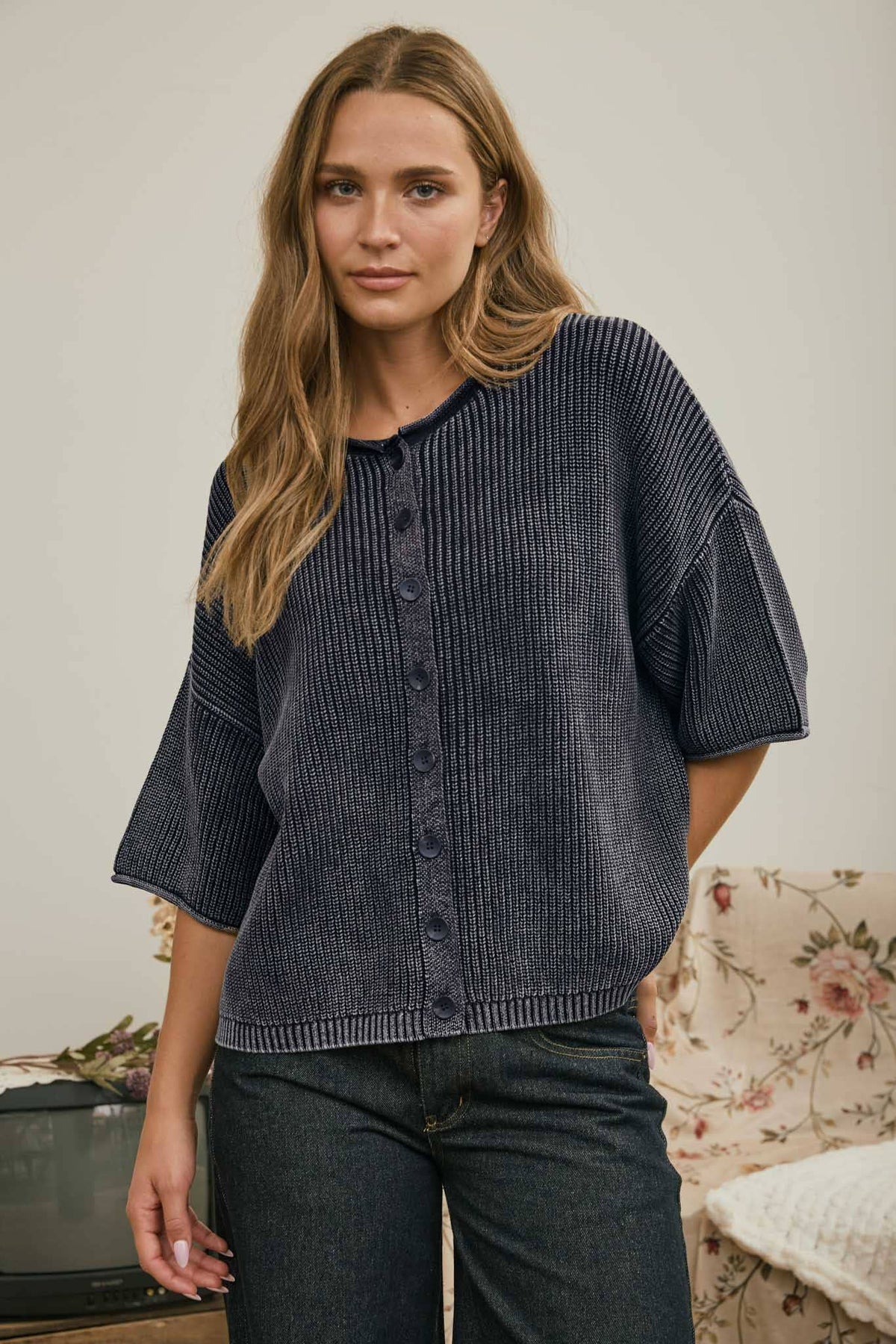 WASHED RIBBED SHORT SLEEVE ROLLED EDGE CARDIGAN: NAVY