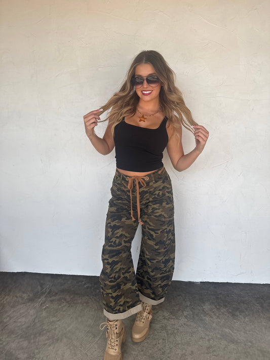 BROGAN CAMO BARREL JEANS: 2X