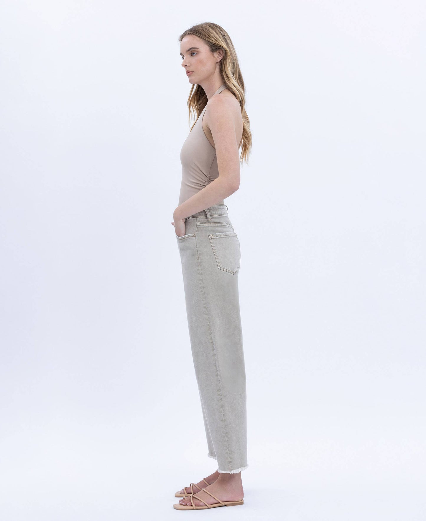 SUPER HIGH RISE FRAYED HEM WIDE BARREL LEG JEANS Cinder