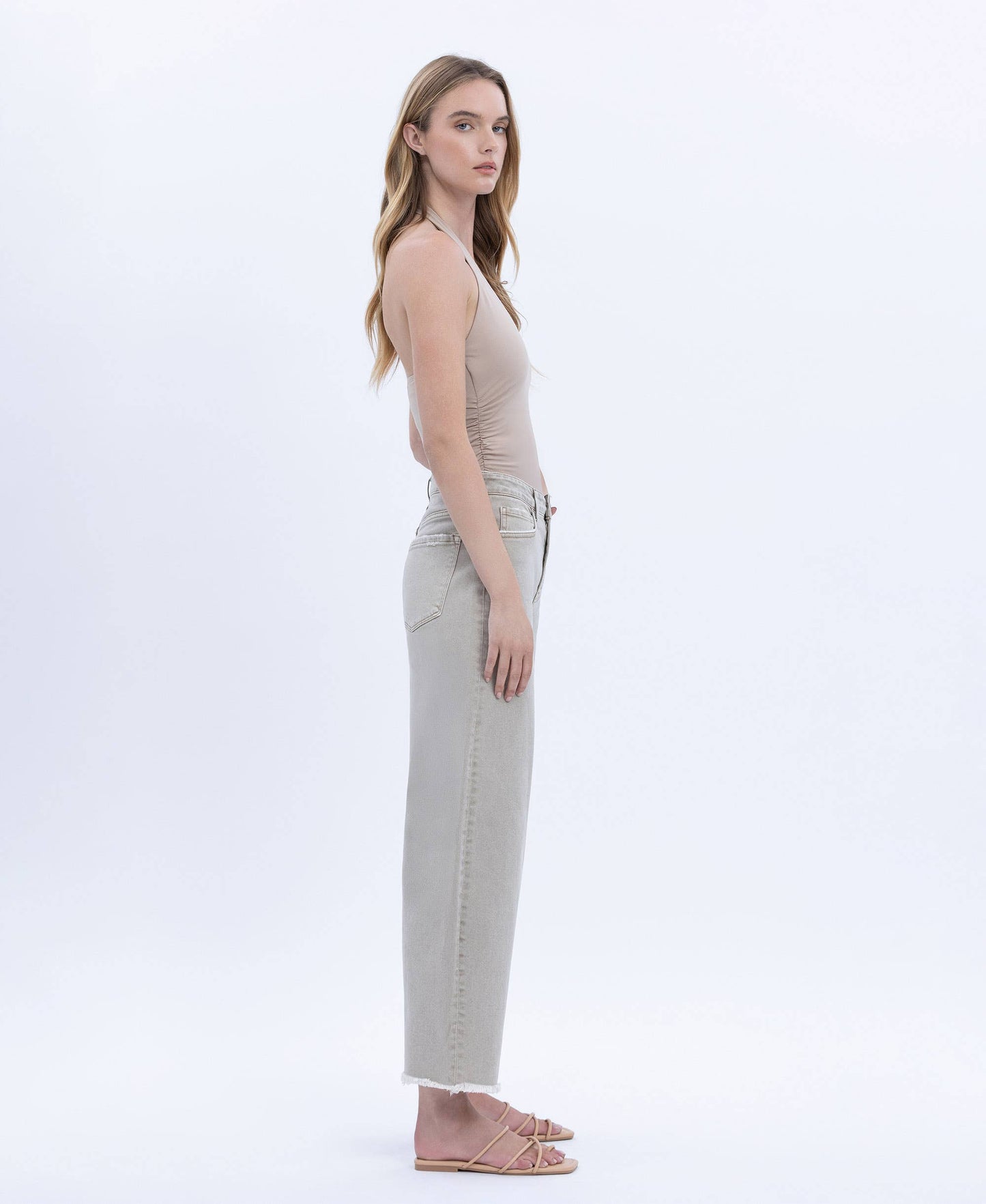 SUPER HIGH RISE FRAYED HEM WIDE BARREL LEG JEANS Cinder