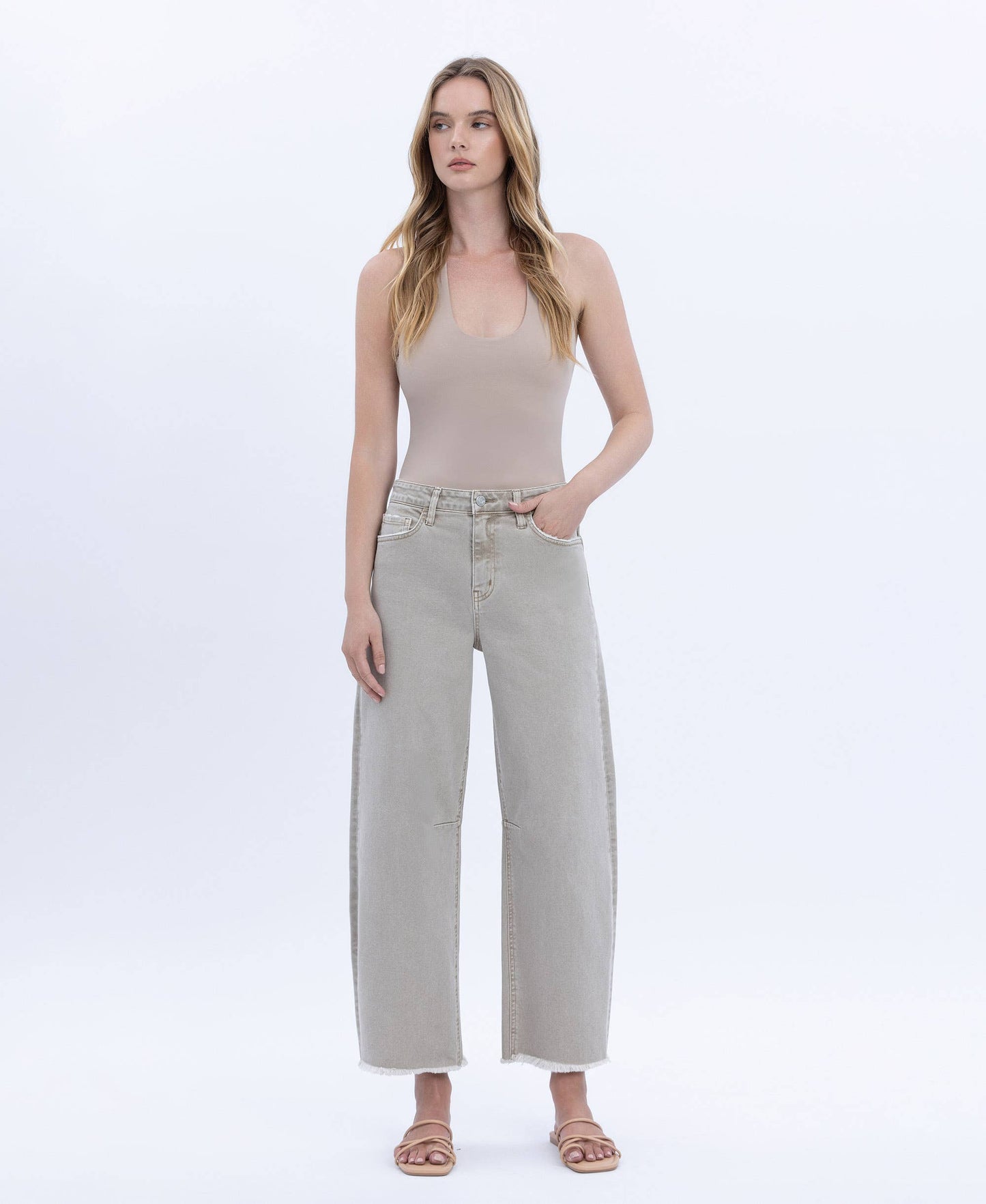 SUPER HIGH RISE FRAYED HEM WIDE BARREL LEG JEANS Cinder