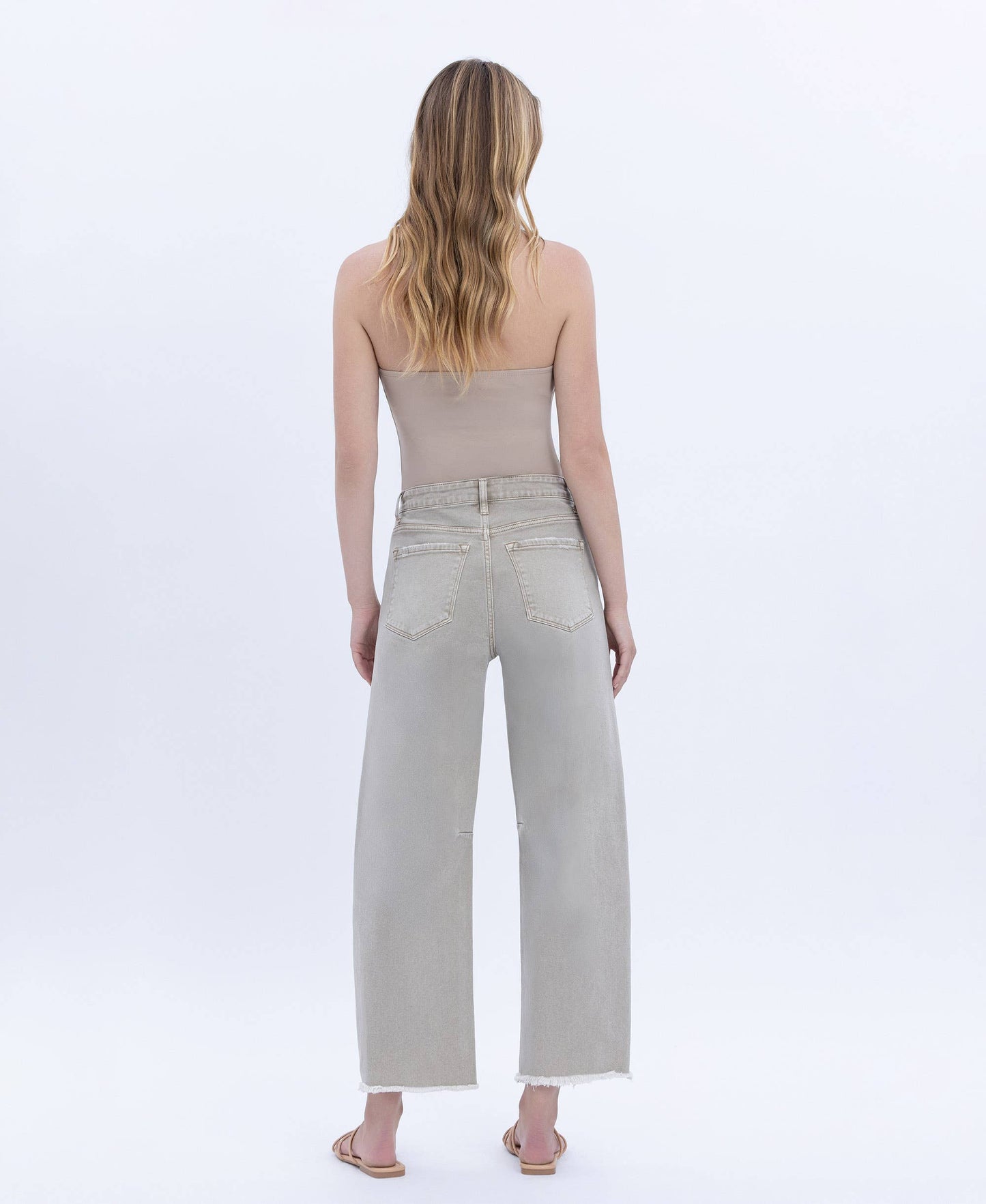 SUPER HIGH RISE FRAYED HEM WIDE BARREL LEG JEANS Cinder